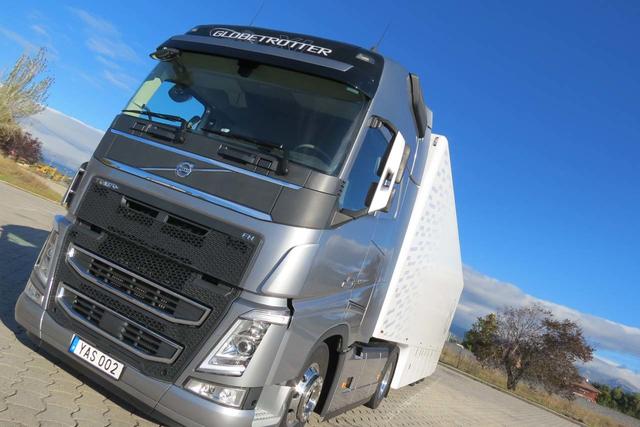 Volvo FH 500 Globetrotter XL, 30,54 lts/100 kms de gasóleo a una velocidad media de 77,85 Km/h.